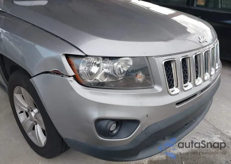 2017 Jeep Compass Sport Fwd z USA, uszkodzony, nr VIN 1C4NJCBA6HD147826